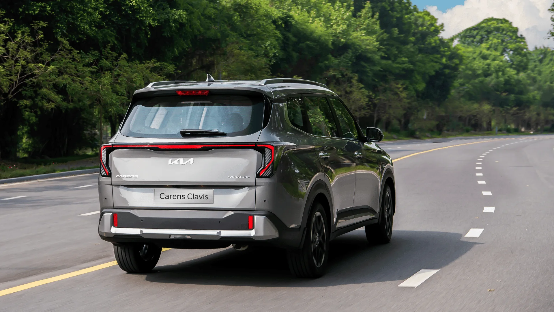 KIA Carens Clavis