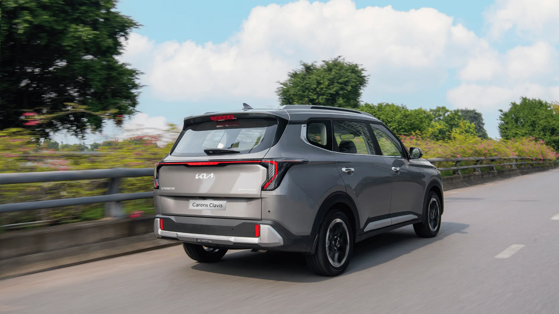 KIA Carens Clavis